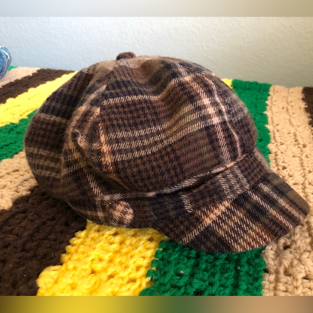 vtg 90s D&Y Plaid Newsboy (also known as a Baker Boy, Cabbie, or Gatsby cap).